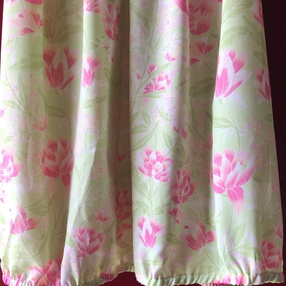 ROSE+OLIVE SWEET TOP. LIME GREEN WITH PINK FLOWERS.HIGH NECK. CLASSY.NEW W/TAGS! - Picture 6 of 7